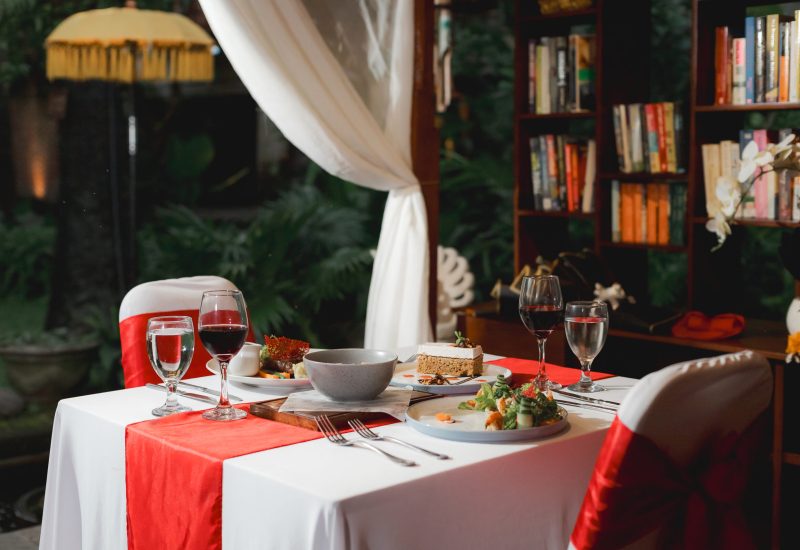 3. Candle Light Dinner